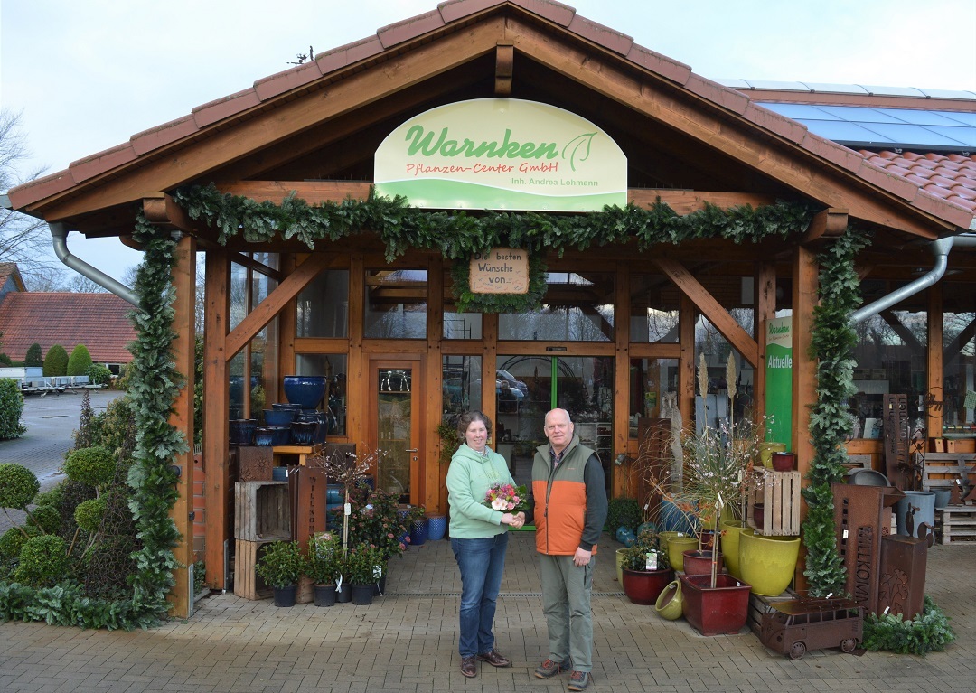 Andrea Lohmann ist neue Inhaberin von Warnken Pflanzencenter GmbH. Jürgen Warnken übergibt das Unternehmen im Januar 2023. Foto: Carmen Warnken