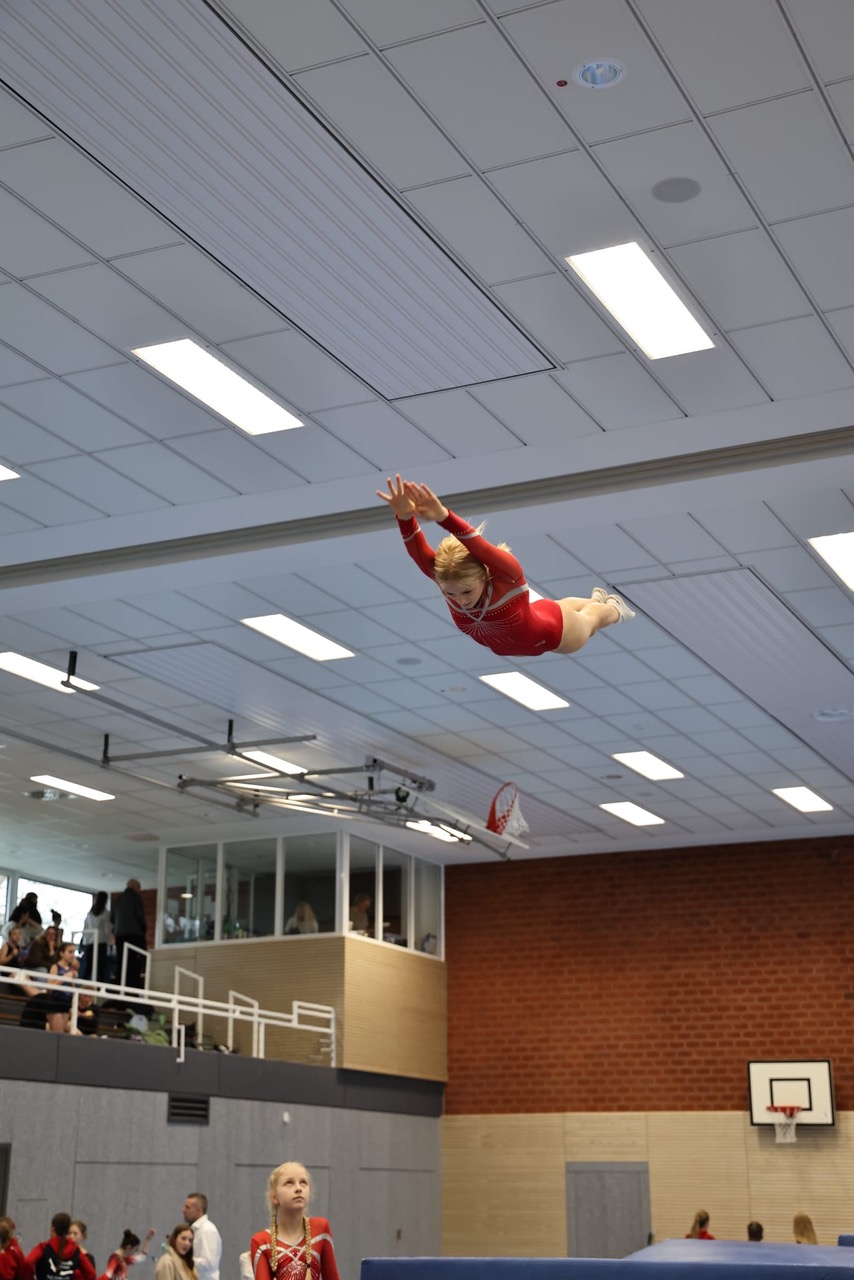 trampolin_wettampf_wardenburg_Petra_Mikczinski_wtv