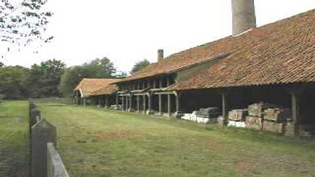 Seitenansicht Ringofen mit Anbauten Museum Alte Ziegelei Westerholt e. V. |  Bildrechte: http://www.ziegeleimuseum-westerholt.de