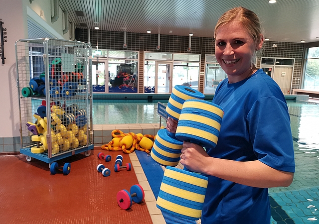 Silke Schütte Trainierin Aqua-Jogging Hallenbad Wardenburg. Foto GrAbo Landkreis Kurier