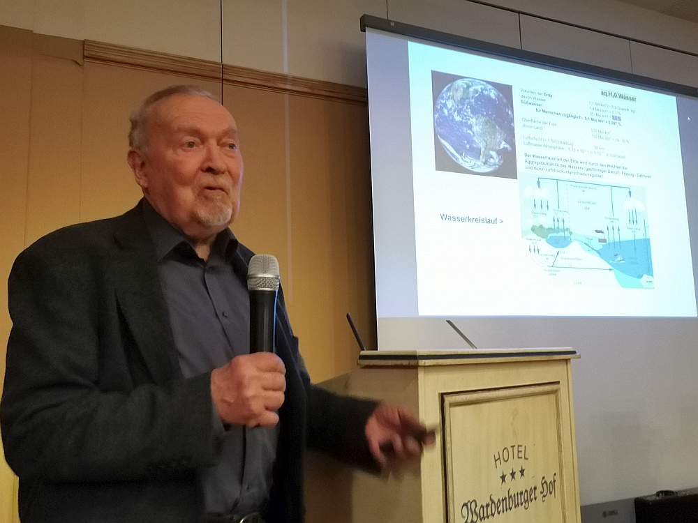 Dr. Witt Vortrag Wasser Hegeler Wald im Landkreis Oldenburg bei der Informationsveranstaltung Wasser im Wardenburger Hof. Foto www.Landkreis-Kurier.de Redaktion GrAbo Uta Grundmann-Abonyi