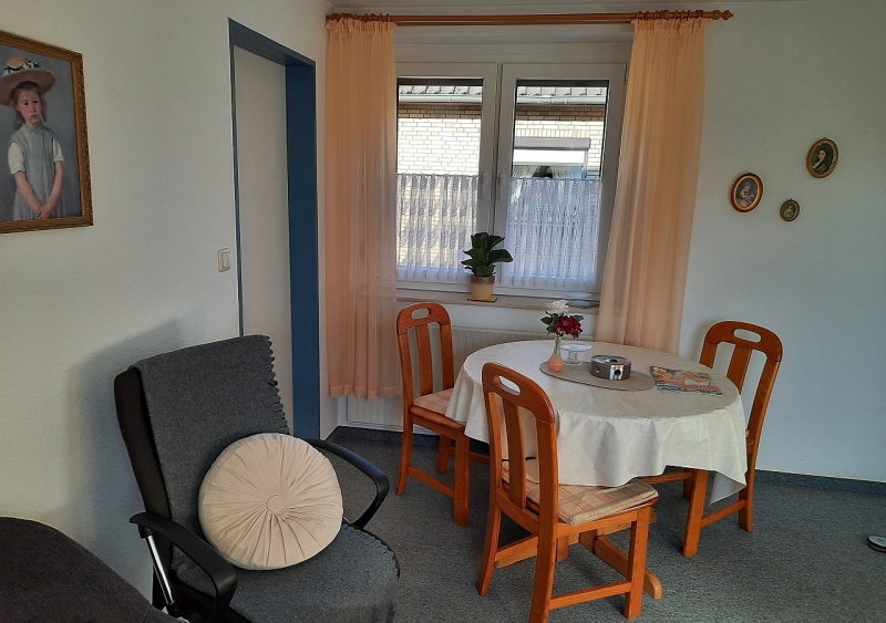 ferienwohnung_oldenburg_esszimmer_armutat_hundsmuehlen