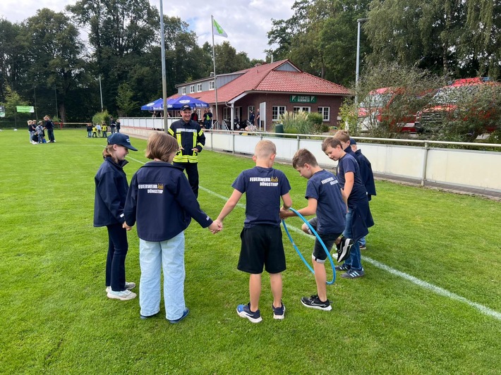 Kinderfreuerwehrtag im Landkreis Oldenburg 2026. Foto: Kreisfeuewehr Oldenburg | Pressefoto Landkreis Kurier kinderfeuerwehrtag_kreis_oldenburg_pressefoto_kreisfeuwehr_landkreis-kurier_zeitung_lk_oldenburg