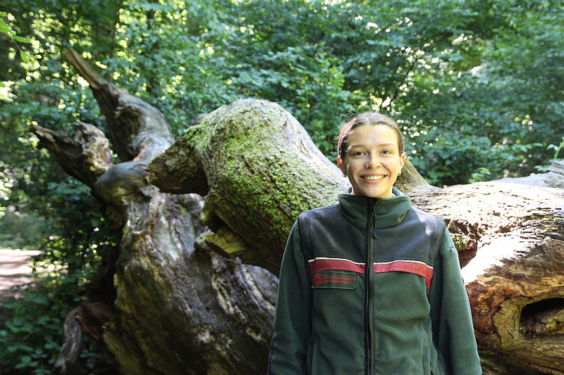 Lina Kalinwoski ist neue Försterin für Waldnaturschutz bei den Landesforsten in Niedersachsen. Revier Ahlhorn Großenkneten Landkreis Oldenburg und Neuenburg. Foto: Landesforsten