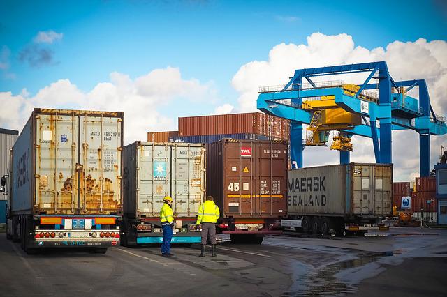 Rechtssicherheit in der Logistik ist ein wichtiges Thema für Spediteure und andere Logistikunternehmen. Foto: Michael Gaida - Pixabay
