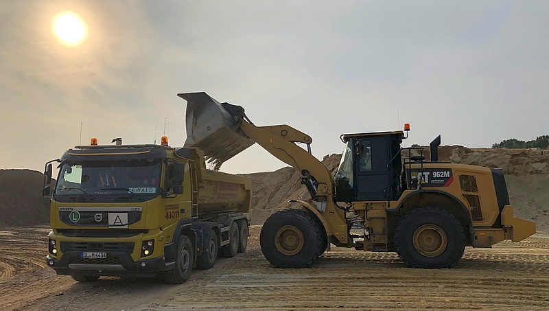 FG Mohrmann Oldenburg Hundsmühlen - Baustoffe und Schüttgut Transporter und Schaufelbagger