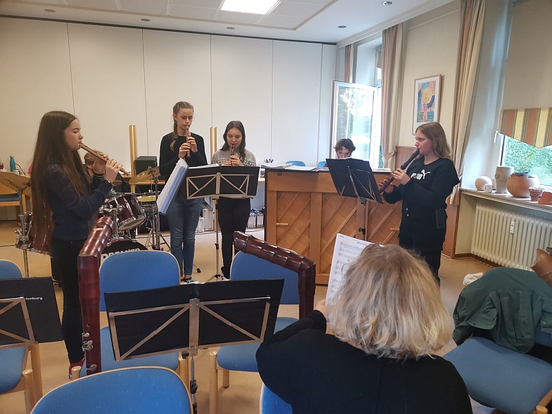 Musikfreizeit des Blockflötenorchesters im Herbst 2022 im Gemeindehaus Wardenburg. Foto GrAbo