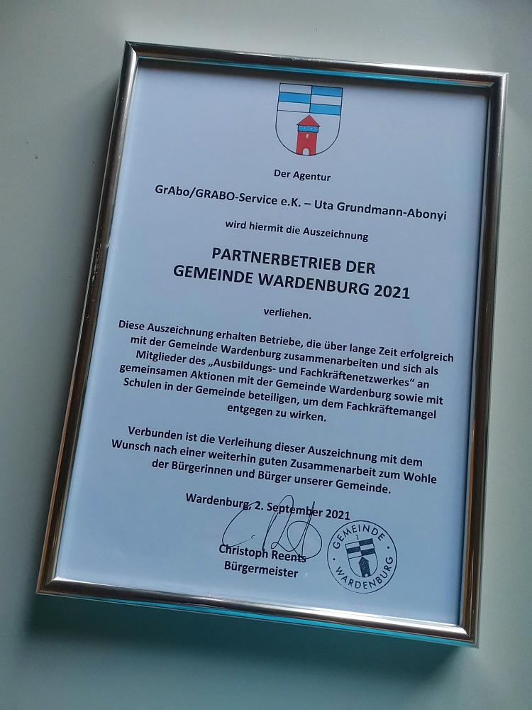 Agentur GrAbo wurde von der Gemeinde Wardenburg als Partnerbetrieb ausgezeichnet für das Engagement im Ausbildungsnetzwerk und Fachkräftenetzwerk Wardenburg AFN Wirtschaftsförderung → https://wfv-wardenburg.de/ausbildungs-und-fachkraeftenetzwerk/