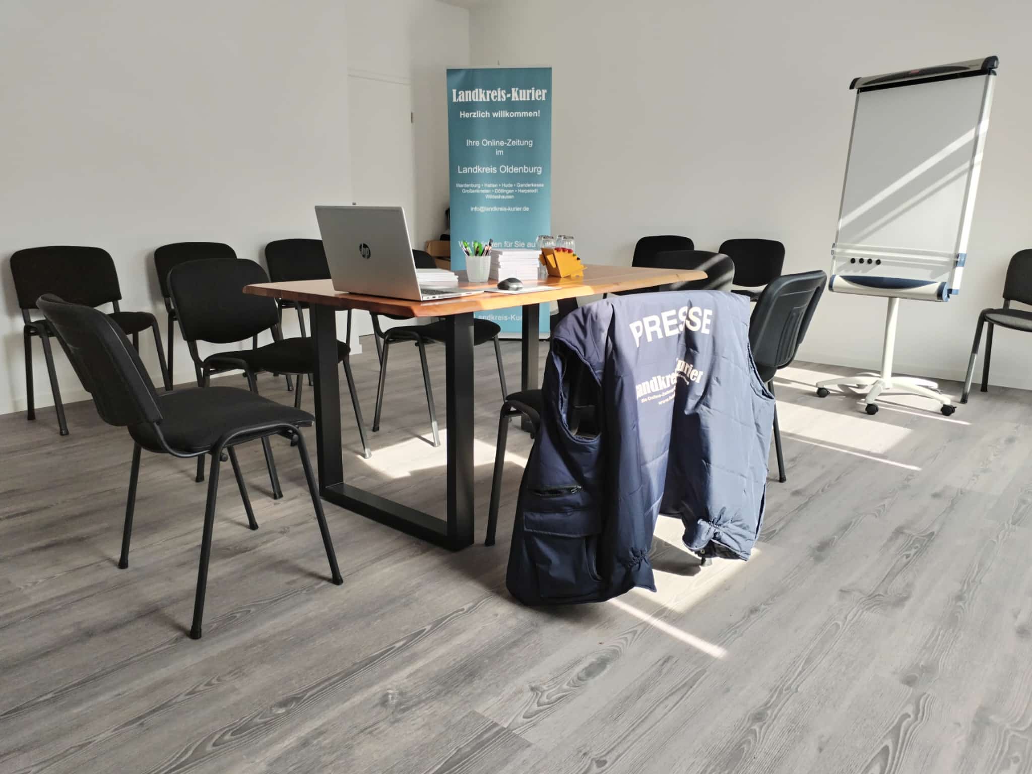 PR Workshop Oldenburg mit Agentur GrAbo SoMe Marketingberaterin Uta Grundmann-Abonyi im KREATIVhaus Wardenburg. Tel.: 0173-9424897 wwww.kreativhaus-wardenburg.de pr_workshop_presse_kommunikation_oldenburg_grabo_workshopraum_kreativhaus_wardenburg