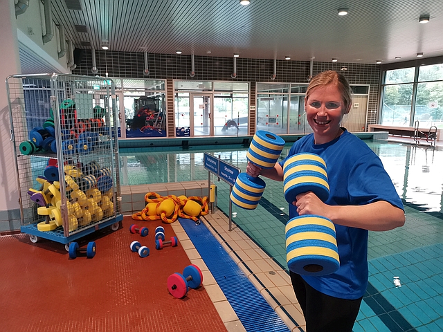 Silke Schütte Trainerin Aquafitness Hallenbad Wardenburg. Foto: GrAbo www.Landkreis-Kurier.de