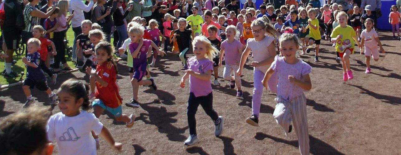 Der Schülerlauf beim Wardenburger Sommerlauf kommt gut an. Foto: Sabrina Karalus Orgateam Sommerlauf Wardenburg 2026 schuelerlauf-sommerlauf-wardenburg-2026-foto-sabrina-karalus