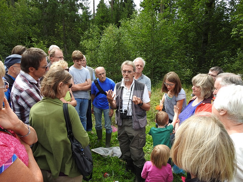 Naturführer begeistern interessierte Menschen auch in der Wildeshauser Geest. Pressefoto VDN Peter Brezina Naturführer begeistern interessierte Menschen auch in der Wildeshauser Geest. Pressefoto VDN Peter Brezina