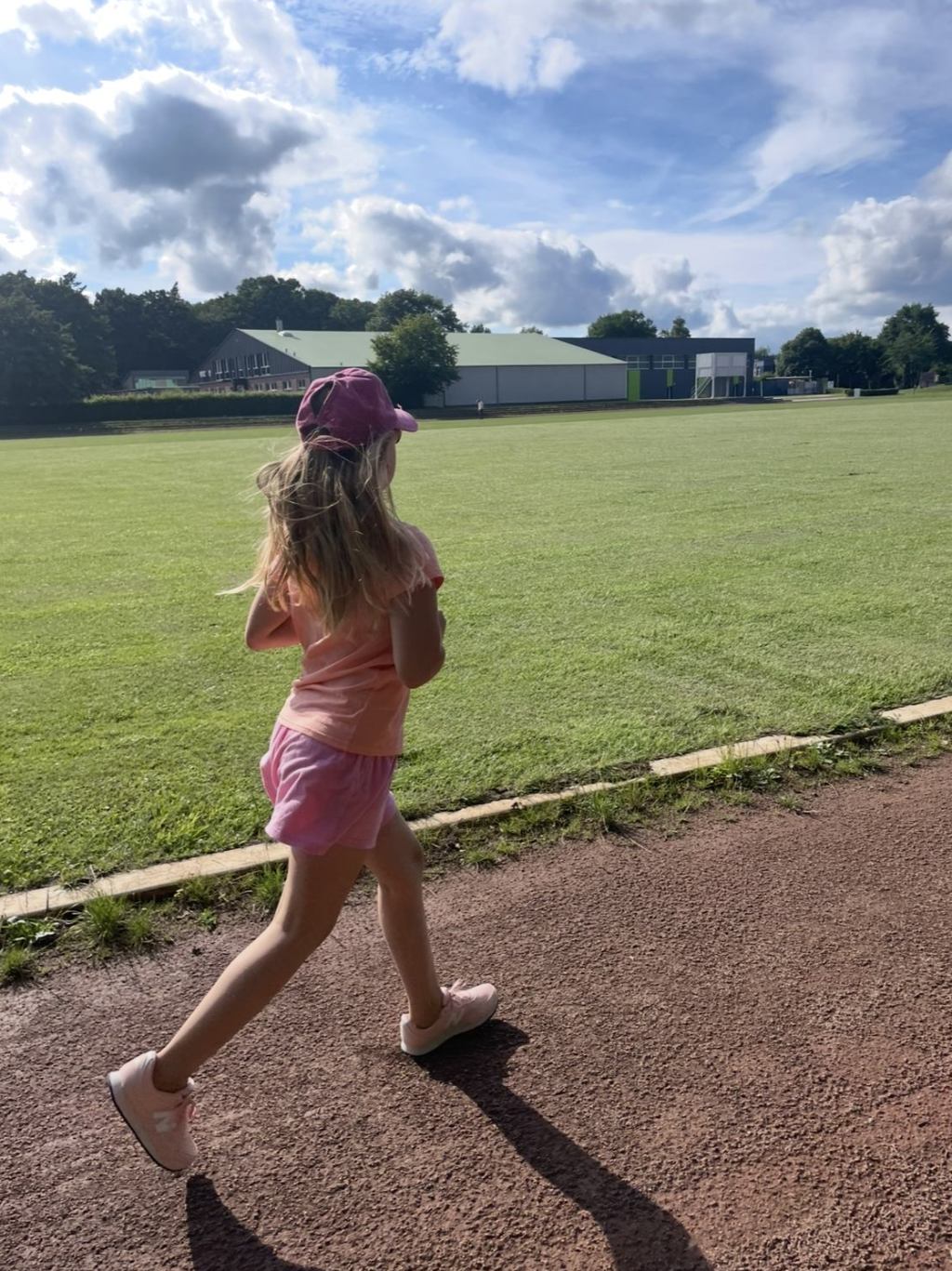 Laufen für alle - Donnerstag von 18.00 - 19.00 Uhr auf dem Sportplatz am Everkamp in Wardenburg. Kostenlos. Jeder kann mitmachen. Foto: Maria Penning